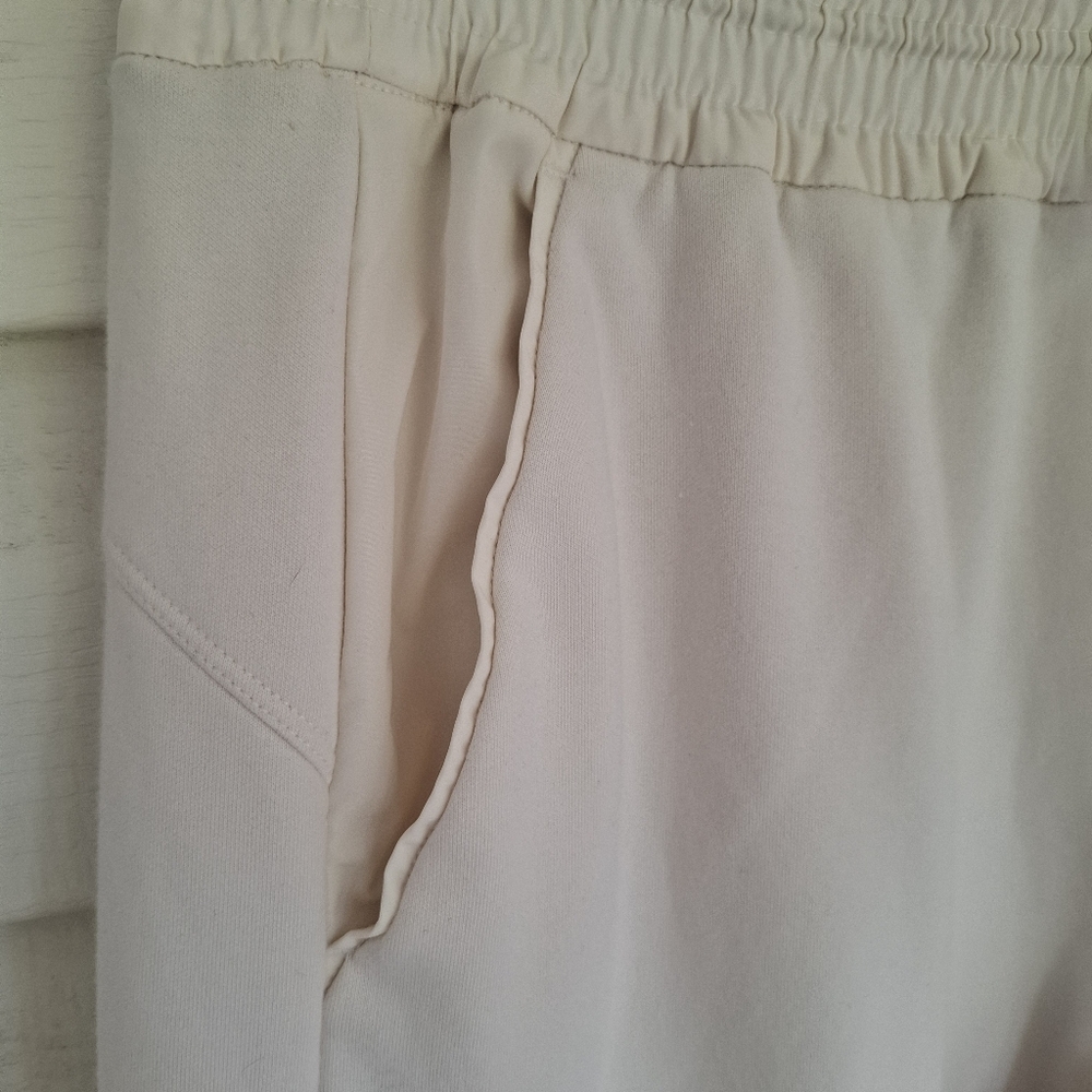Athleta Avenue Wide Leg Cropped Lightweight Pants White Size Small - Picture 5 of 11